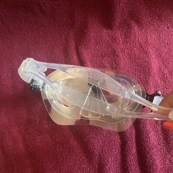 AQUA LUNG CUB MASK- JUNIOR SIZE- 6.25 INCHES- NWT - Picture 5 of 6